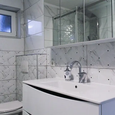 Noa Kupres (Canton 10)