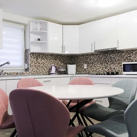 Noa Kupres (Canton 10)